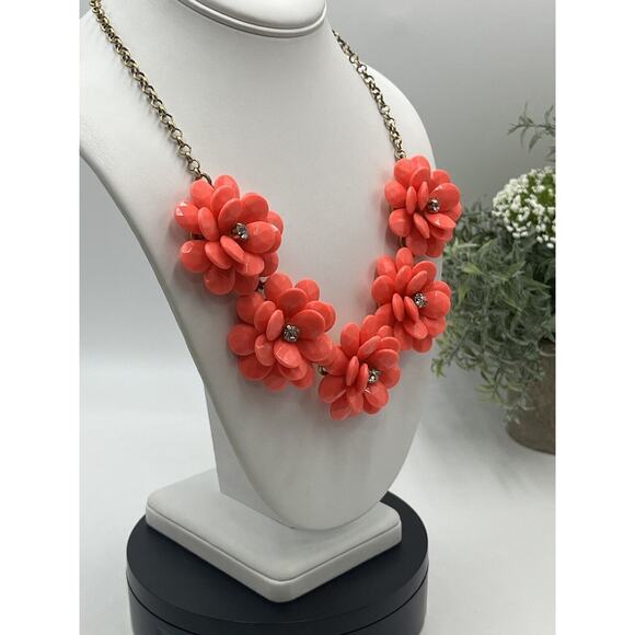 J. Crew Acrylic Rhinestone 3D Coral Pink Flower Statement Necklace - Picture 3 of 12